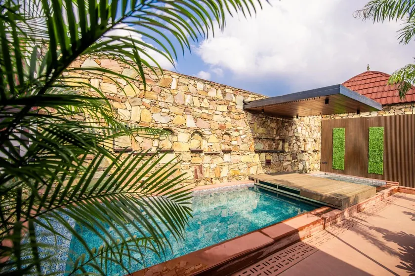 LE CASA - THE LUXURIOUS HOUSE - Image 1