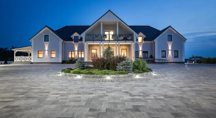 Villa Con Amore - Image 1