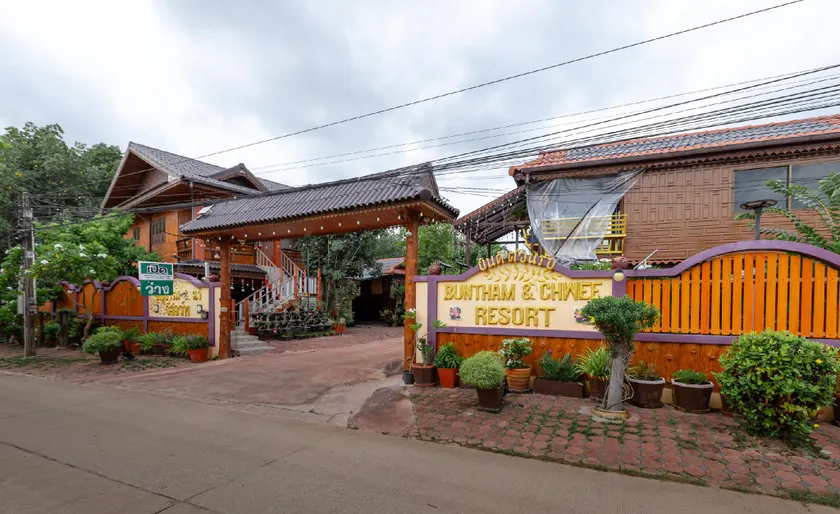 Buntham And Chwee Resort - Image 1