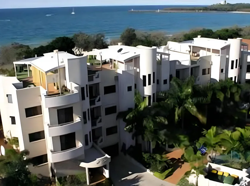 Mirra Chana Beachfront Apartments Mooloolaba - Image 1
