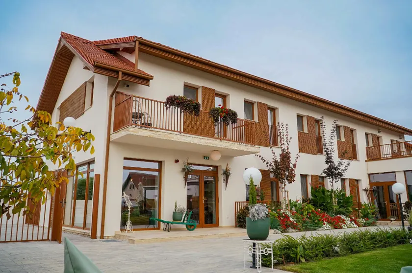 Paleus Resort - Image 1