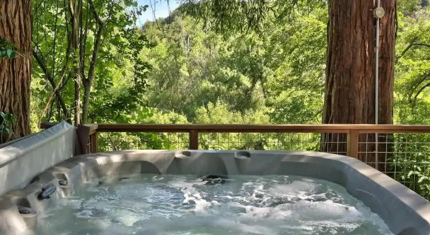 Heron House - Hot Tub And Wine Tastings Included - Image 1