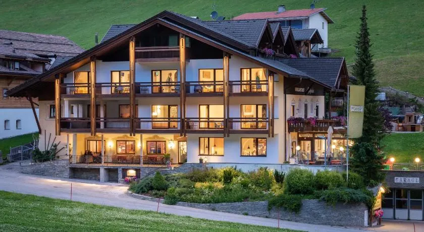 Berghotel Alpenfrieden - Image 1