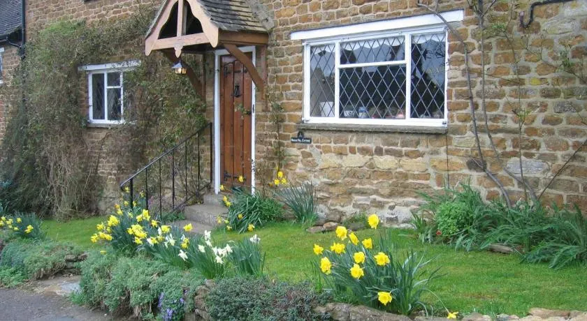 18th century cottage in Hook Norton - Image 1