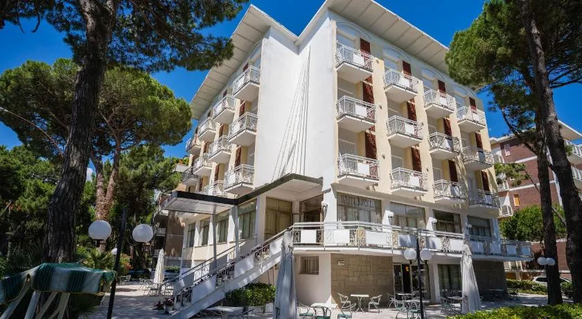 Hotel Happy - Image 1