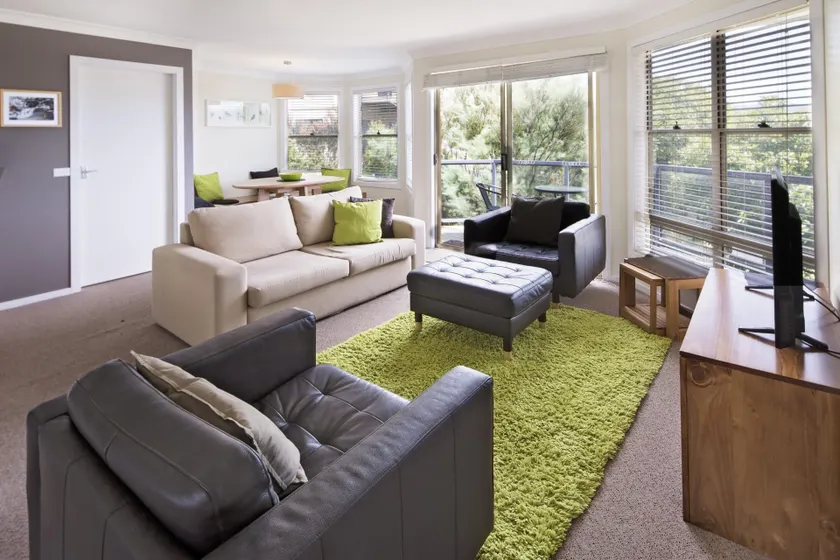 Caribou 3 - Modern & spacious with views over Lake Jindabyne - Image 1