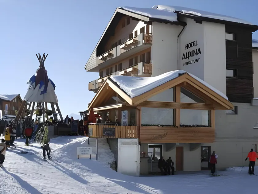 Hotel Alpina - Image 1