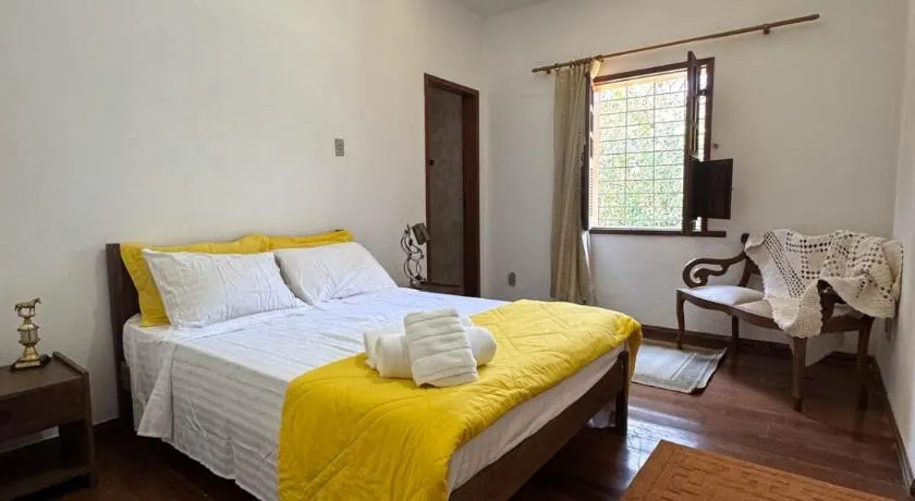 Charming Colonial Countryside Home with Wifi - Image 1