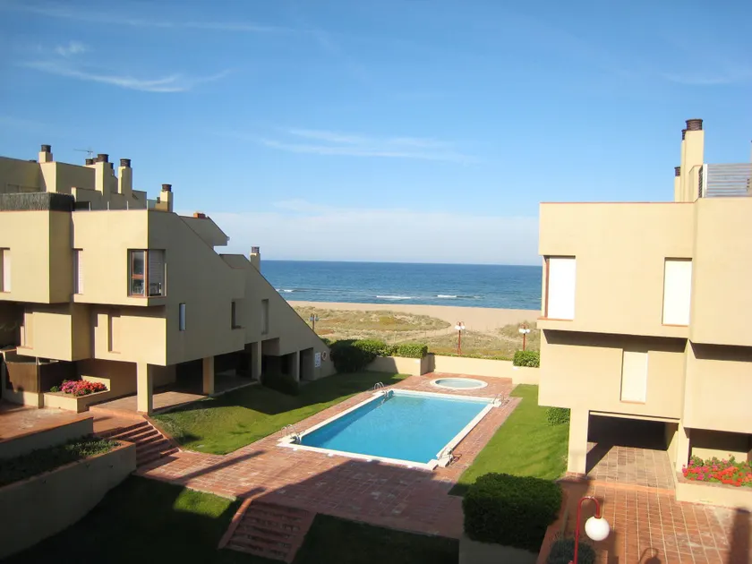 Charming Apartment in Playa de Pals with Swimming Pool - Image 1