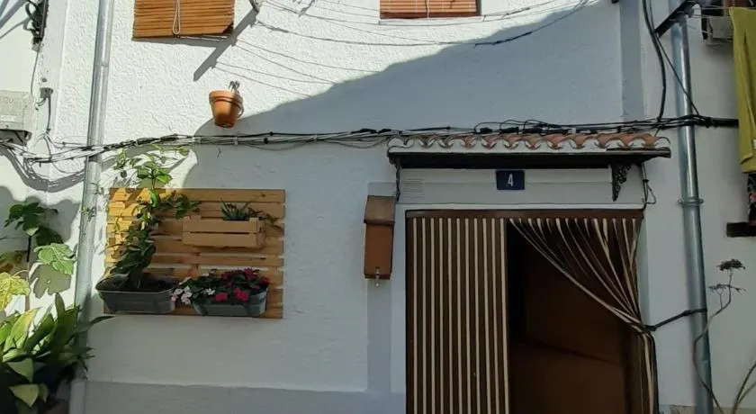 HERVÀS Y VUELVES ( la casita de la piedra ) - Image 1