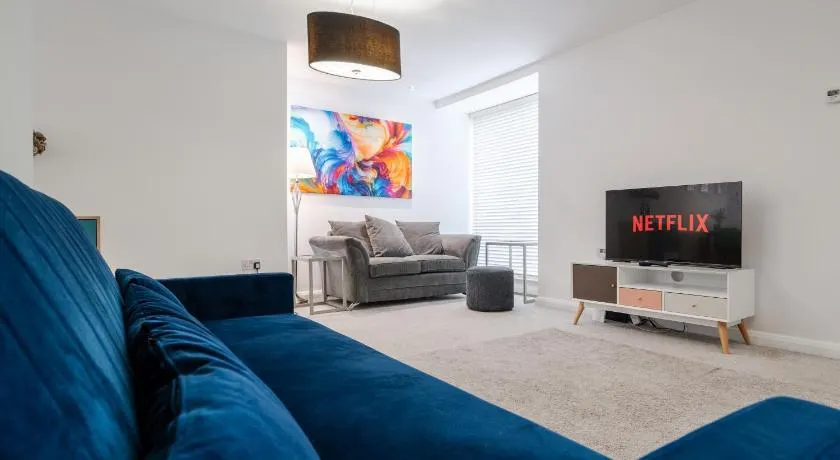 City Stay Haven - Coop Live - Etihad - Sleeps 9 - Free Parking - Image 1
