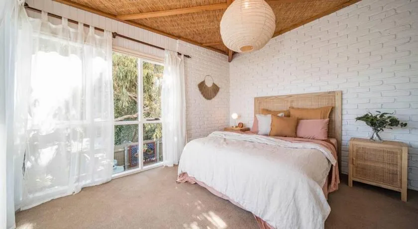 Salt Bush Beach House~the ultimate Fleurieu escape - Image 1