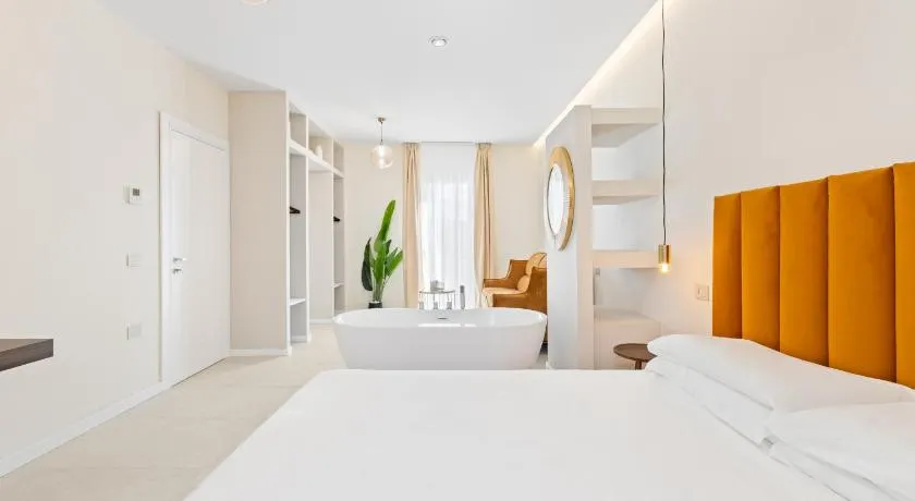 Sofì Luxury Suite - Image 1