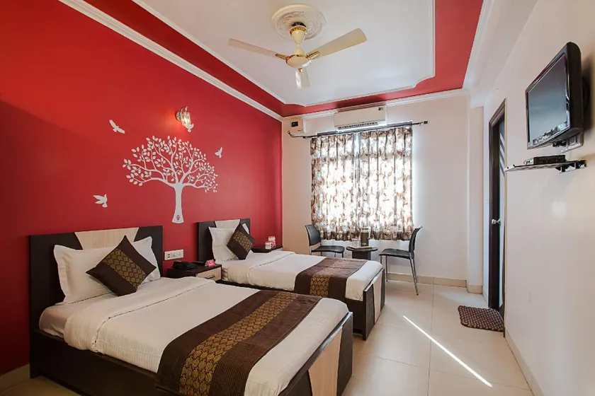 OYO Flagship 76606 Arihant Palace - Image 1