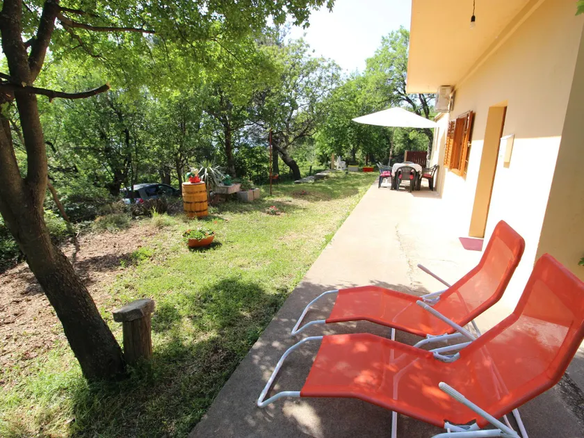 Authentic holiday House in quiet area, only 30m from beautiful pebble beach - Image 1