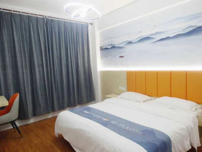 Longhai Jinchi Hotel - Image 1