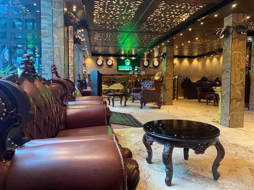 HYDERS PARK - THE LUXURY HOTEL - Image 1