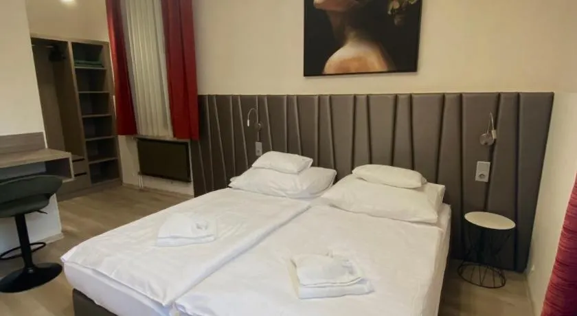Pető Apartman - Image 1