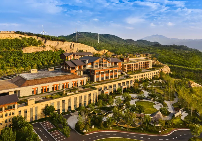 Secan Hotel Qingdao, Curio Collection by Hilton - Image 1
