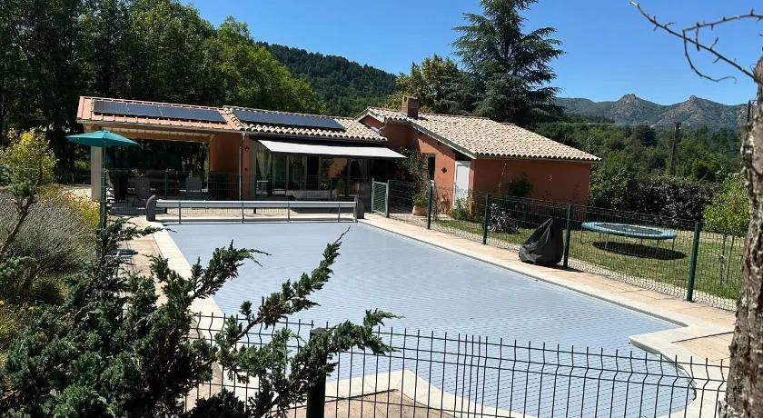 Maison indépendante avec piscine - Image 1