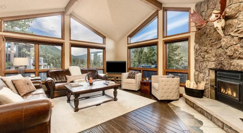 Alpenglow Vacation Home at Windcliff home - Image 1