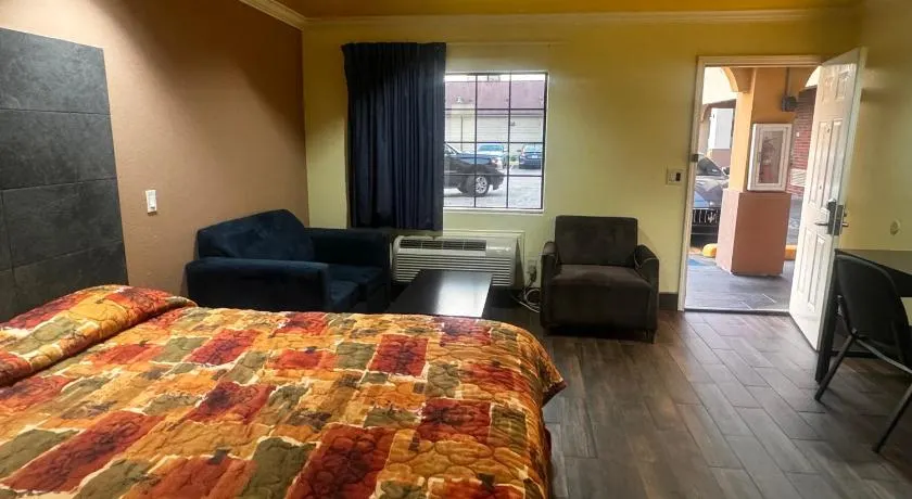 Pearl Inn - Image 1