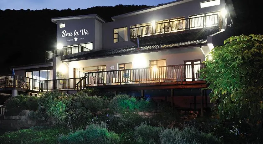 Sea La Vie Beach House - Image 1
