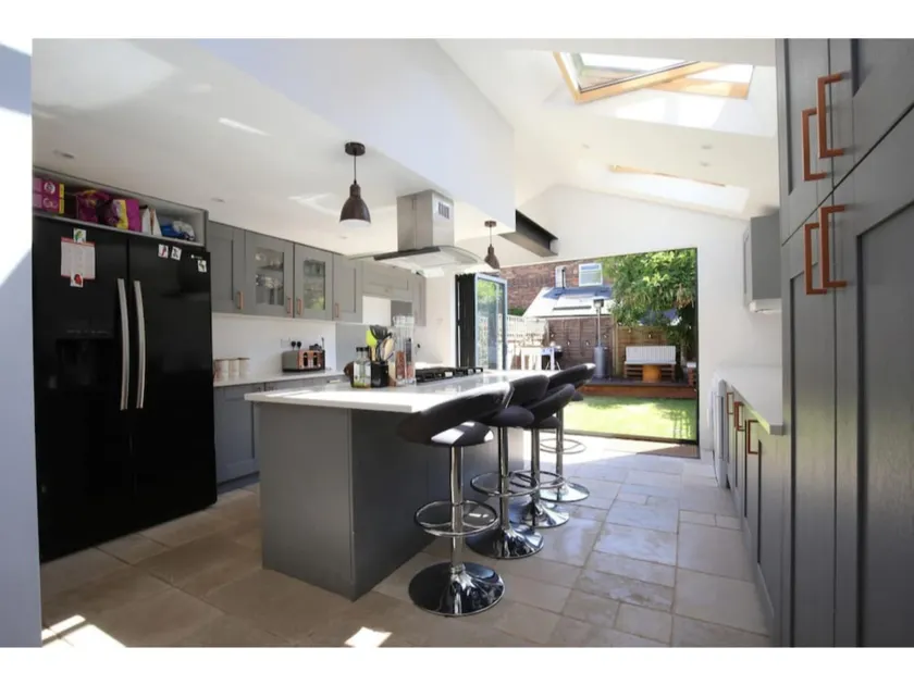 Modern, Chic 2BR Townhouse in Central Oxford - Pass the Keys - Image 1
