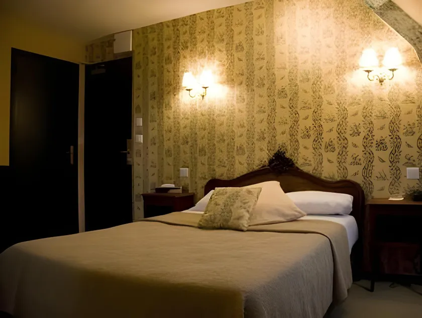 Hotel de Charme La Bonne Adresse - Logis hotels - Image 1