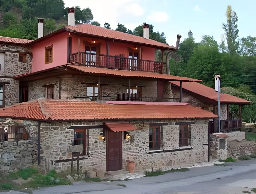 Iaspis Guesthouse - Image 1
