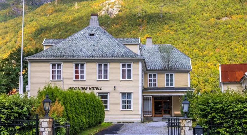 Eides Hotel - Image 1