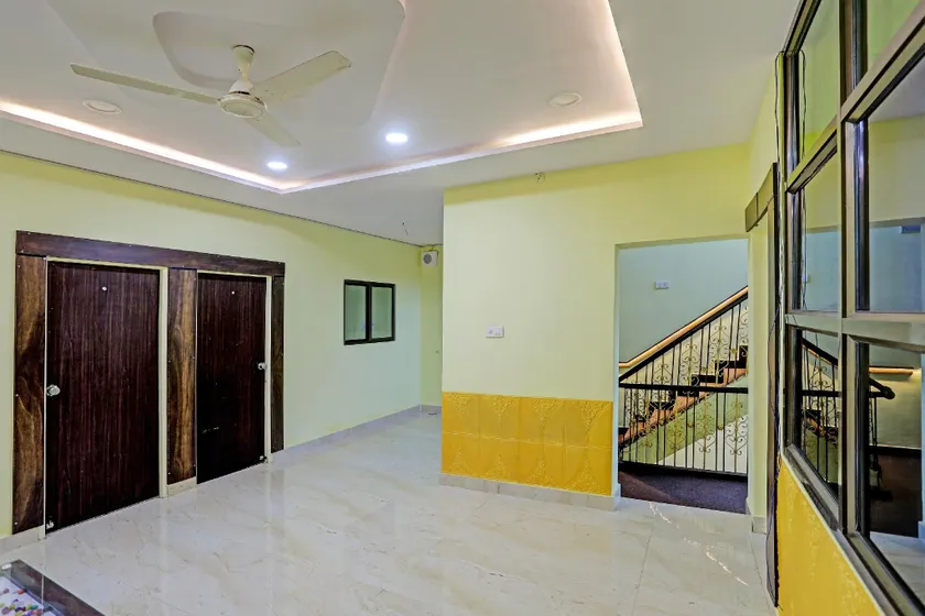 Hotel O Glassy - Image 1