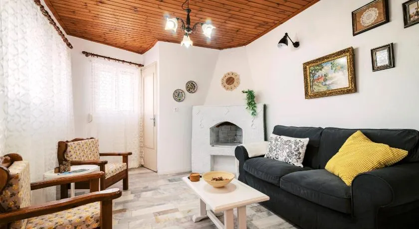 Olympia's Cozy Guesthouse - Image 1