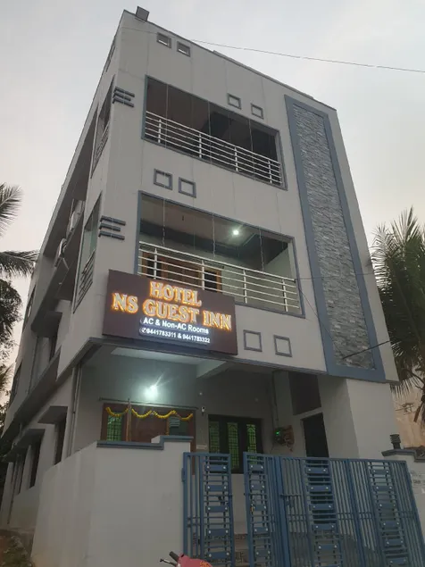Hotel Ns Guest Inn - Image 1