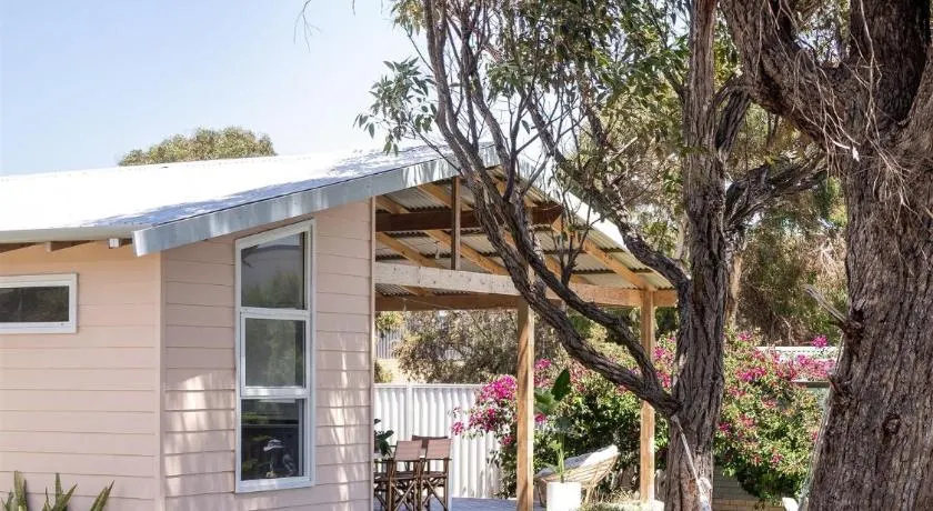 Stylish Shack Falcon Bay - Image 1