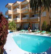 Las Tejas Apartments - Image 1