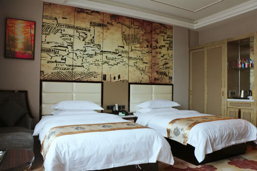 Longfei Hotel - Image 1