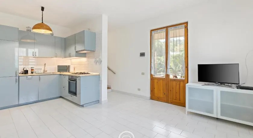 Estay - Sunleaf Retreat - Image 1