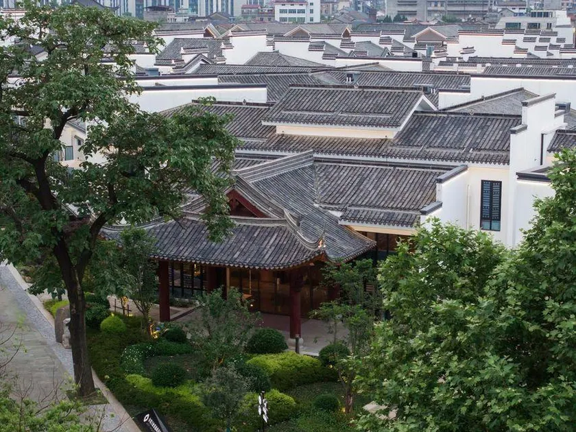 LANDISON WANXIANG HOTEL GUMIE - Image 1