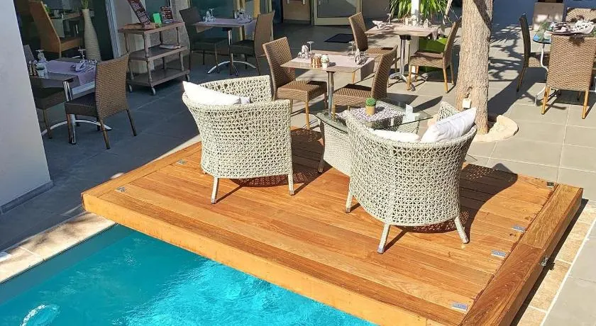 Hôtel Beau Soleil - Image 1