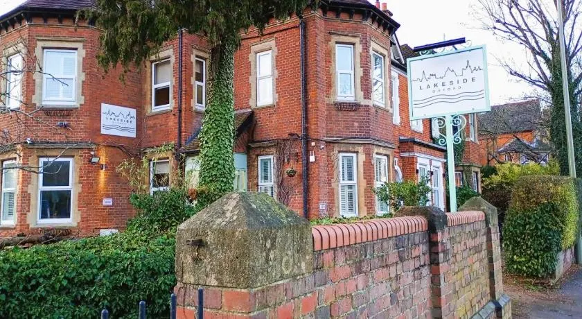 Lakeside Oxford Hotel - Image 1