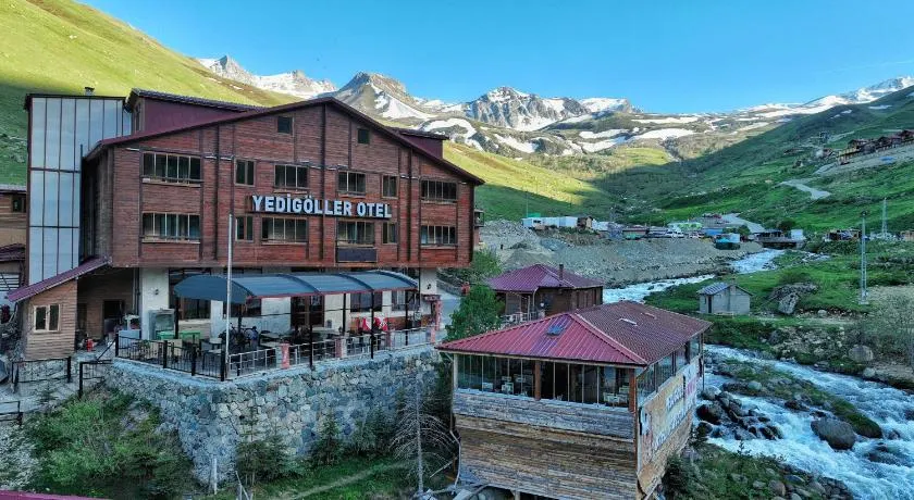 Yedigoller Hotel & Restaurant - Image 1