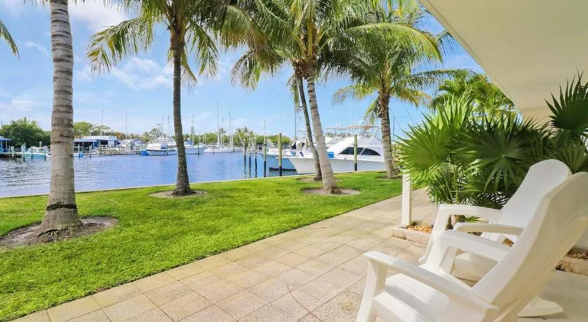 Sailfish Suites 4- Waterfront Pet friendly - Image 1