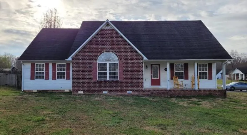 Fenced backyard! 6 miles to Cookeville Boat Dock! - Image 1