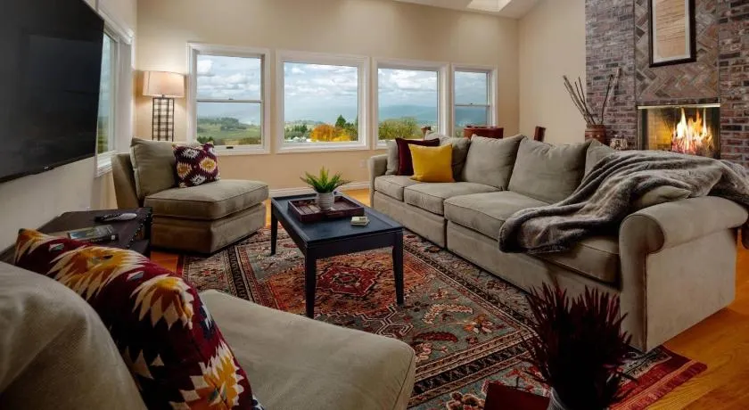Skyview Villa - Image 1