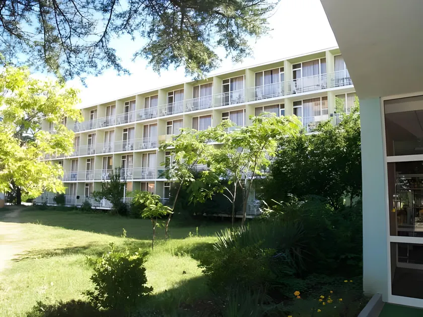 Balaton Hotel - Image 1