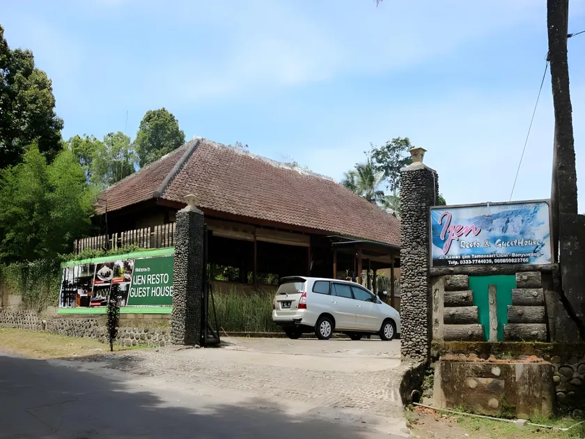 Ijen Resto Banyuwangi Guest House - Image 1