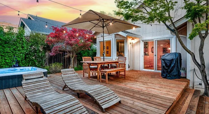 Spacious Oasis Hot Tub Backyard Garden 3BR/2BA - Image 1