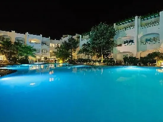 Hotel Moon Dreams Marina Parc - Image 1