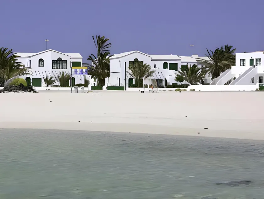 Cotillo Lagos - Image 1